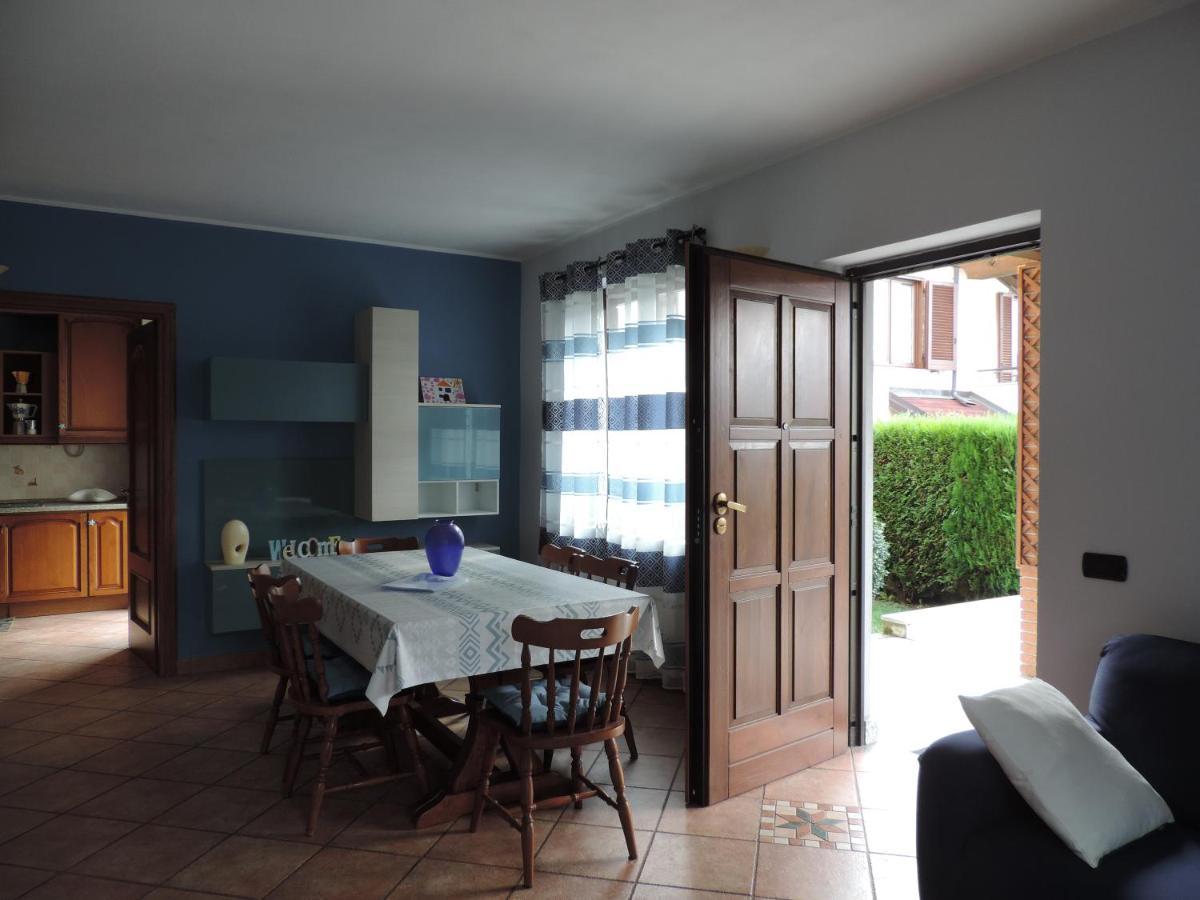 Casa Vacanza Il Glicine Casale Corte Cerro Екстериор снимка