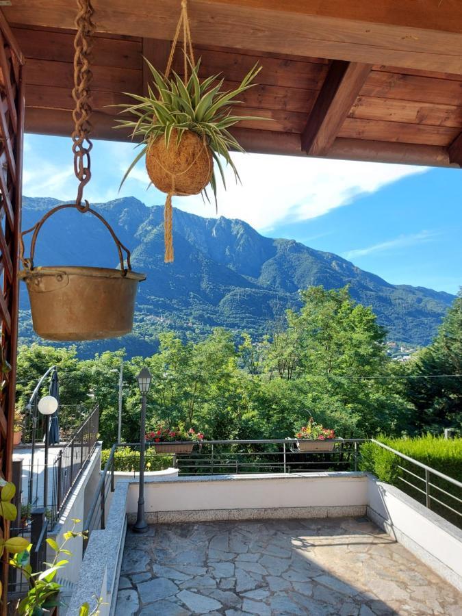 Casa Vacanza Il Glicine Casale Corte Cerro Екстериор снимка