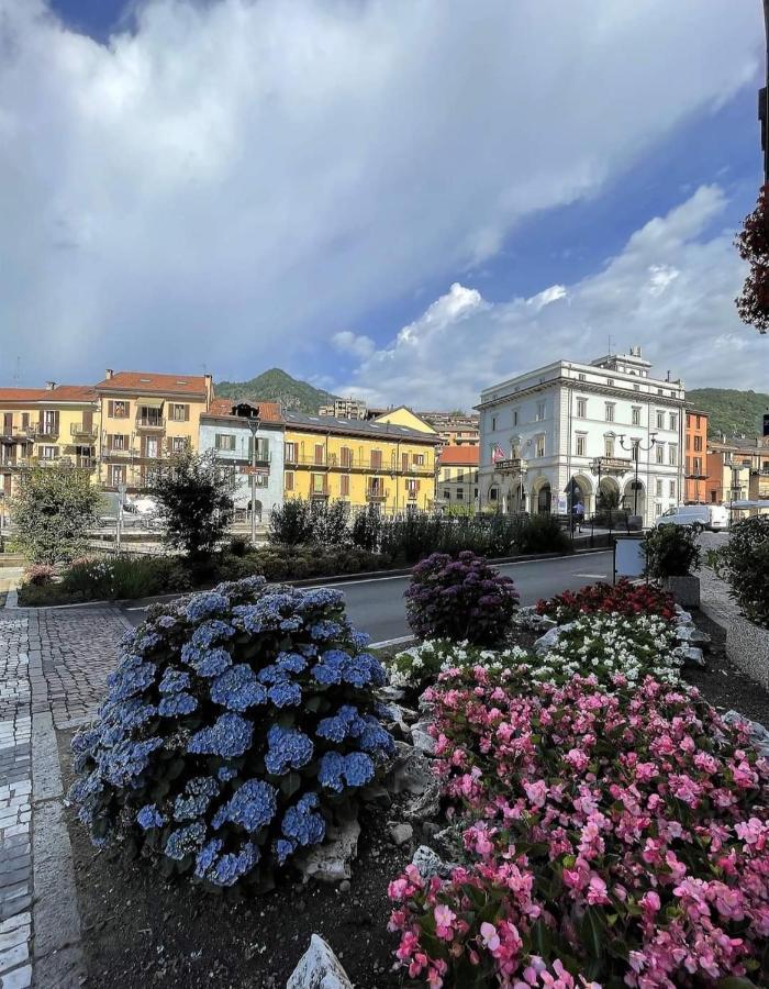 Casa Vacanza Il Glicine Casale Corte Cerro Екстериор снимка