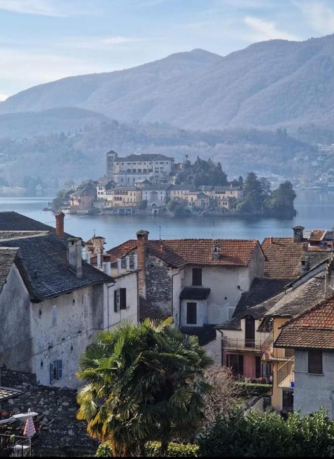 Casa Vacanza Il Glicine Casale Corte Cerro Екстериор снимка