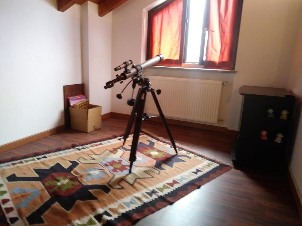 Casa Vacanza Il Glicine Casale Corte Cerro Екстериор снимка